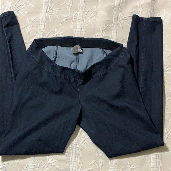 Lavish by Heidi Klum Maternity Jeans - Picture 2 of 6